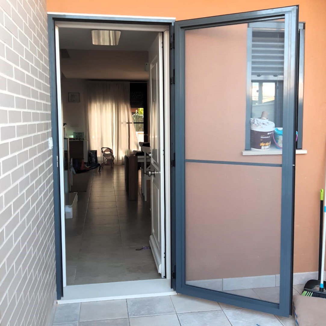 Mosquitera para puerta
